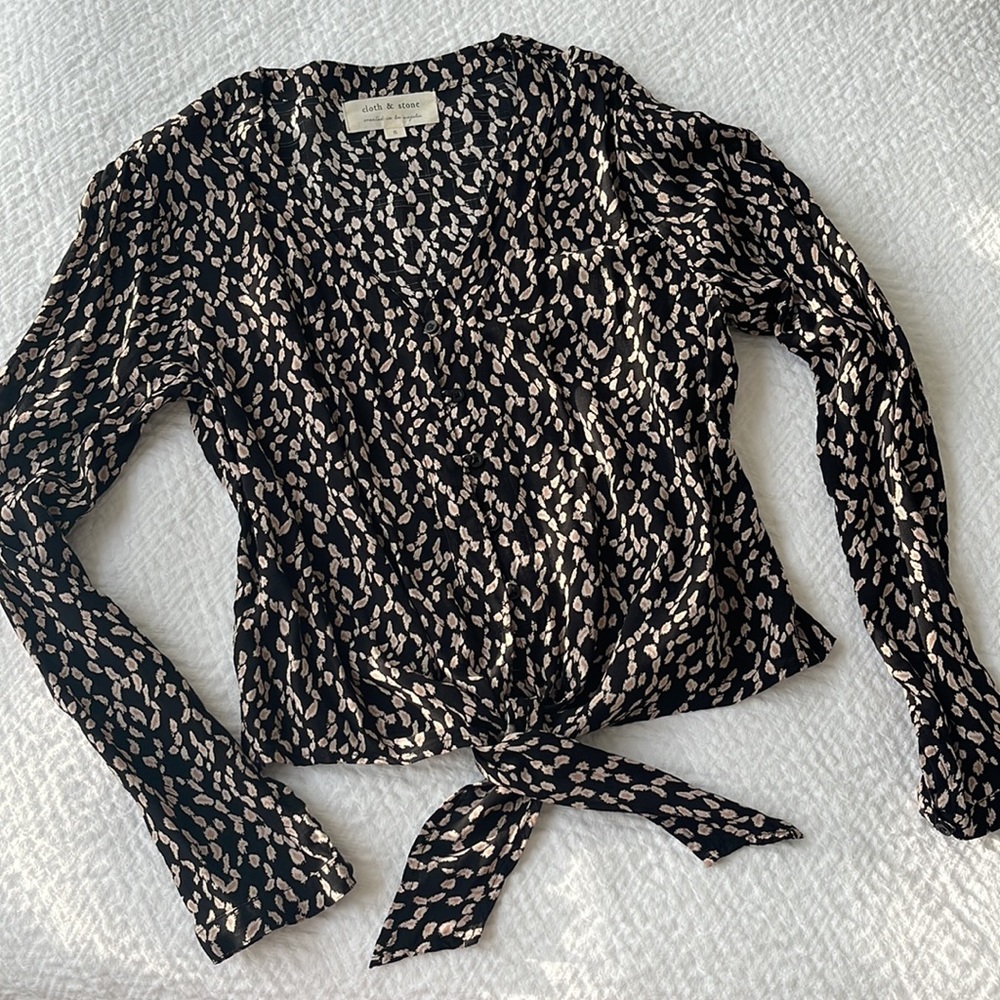 Cloth & Stone (anthropology) front tie, crop, flowy top small